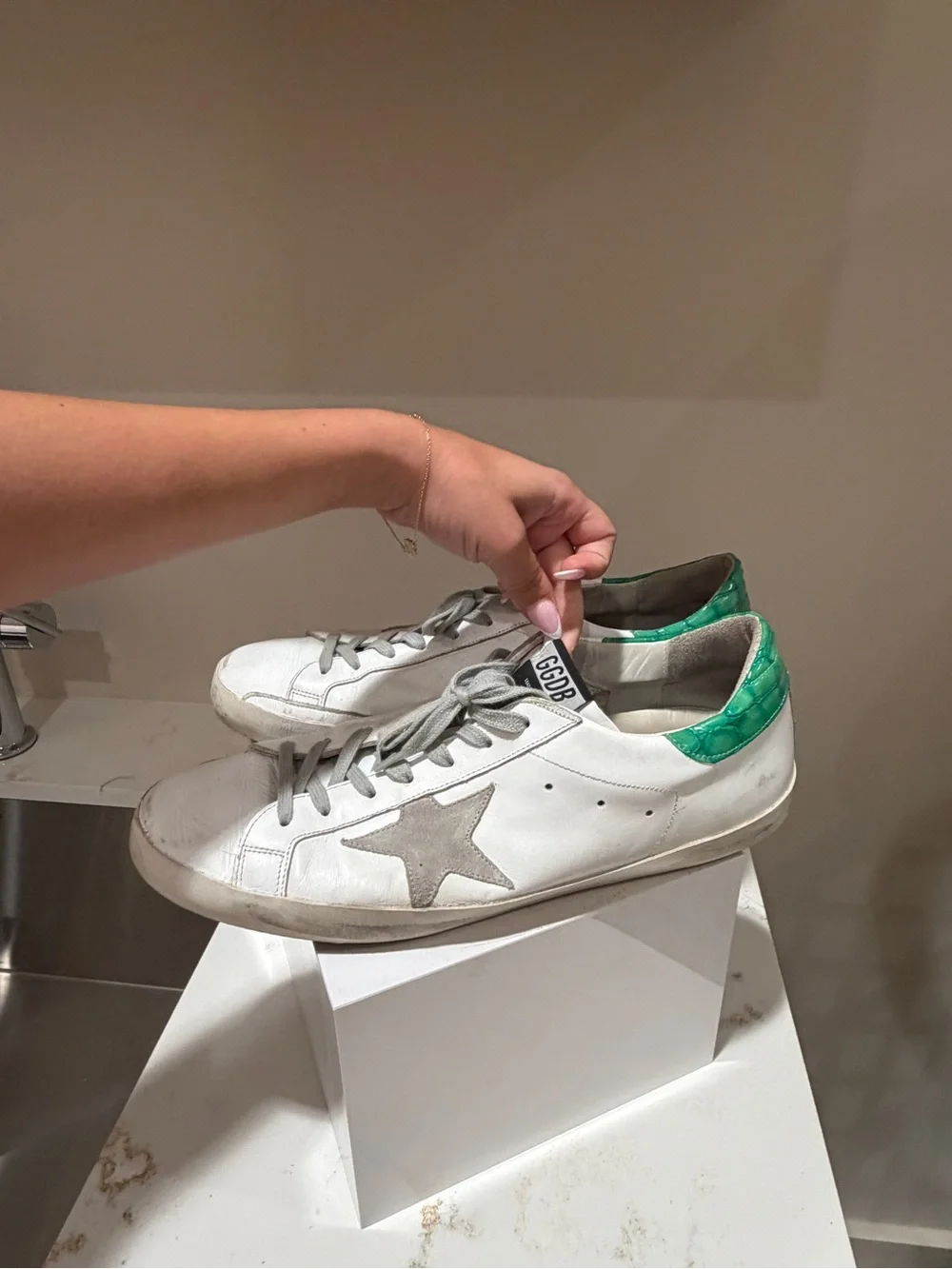 Men’s Golden Goose White Leather Low-Top Sneakers with Green Heel